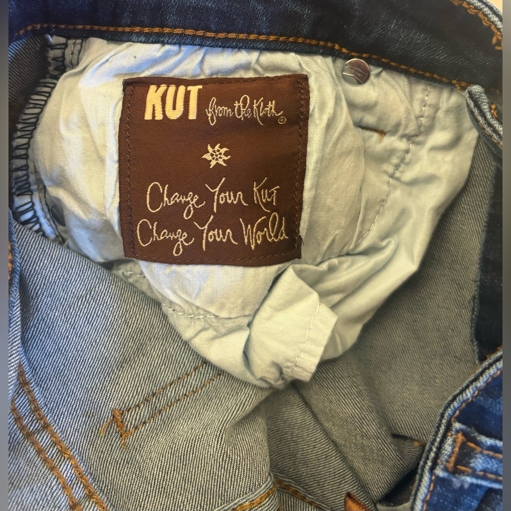 Kut From The Kloth Katy Mid Rise Boyfriend Jeans in Medium/Dark Wash, Size 4 - Picture 9 of 11